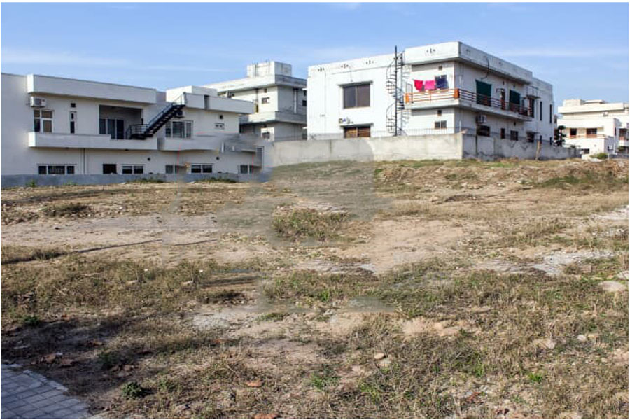 Plot #670, Sector R, DHA Phase 7 Lahore